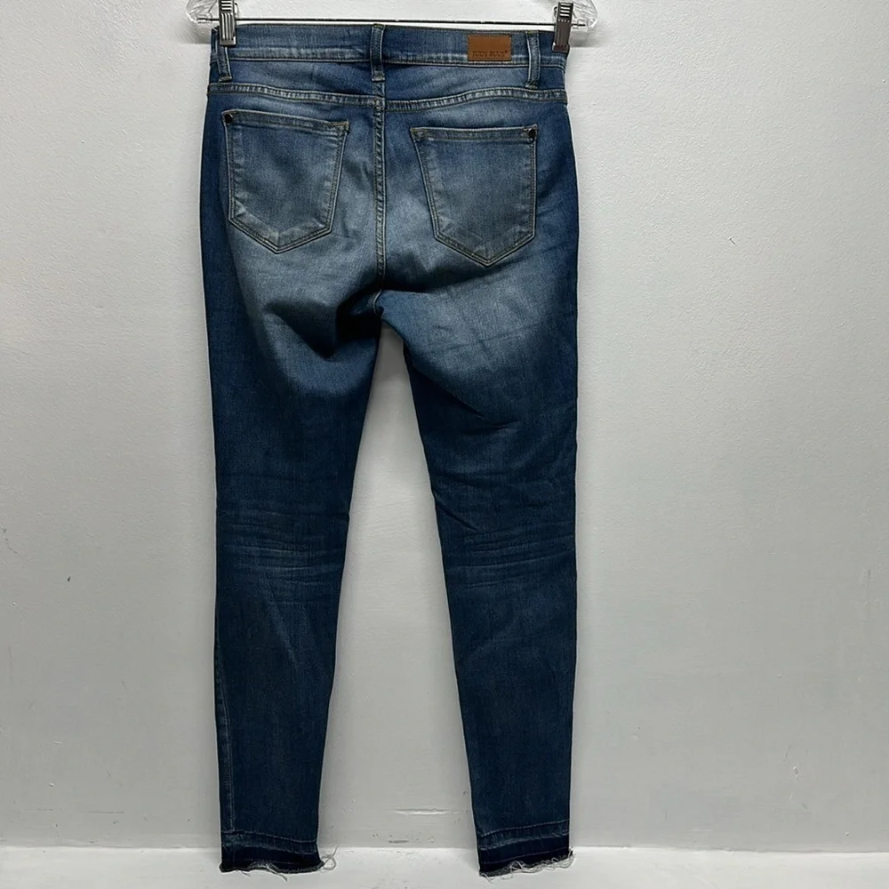 Judy Blue Janette Jeans Distressed Skinny Jean Raw Hem Stretch Blue Size 7 / 28 - Picture 4 of 8